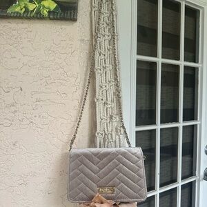 Classy Bebe crossbody bag